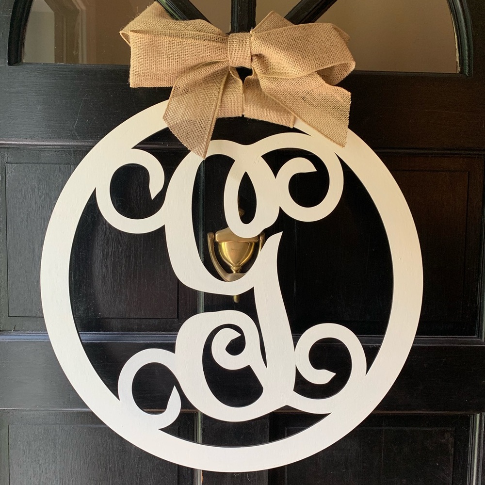 “G” door hanger